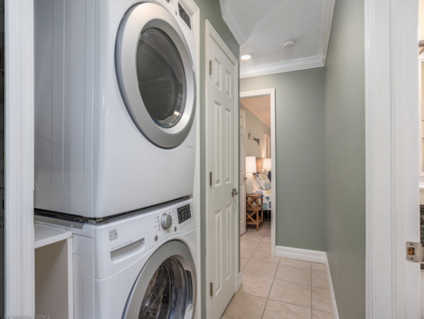 Two Bedroom Ground Level Condo with Private Beach in Siesta Key